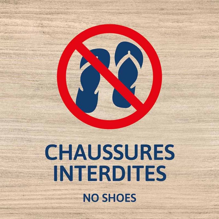 Chaussures interdites