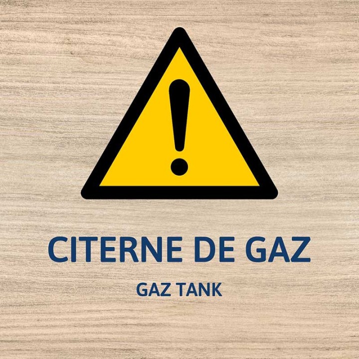 Gas tank